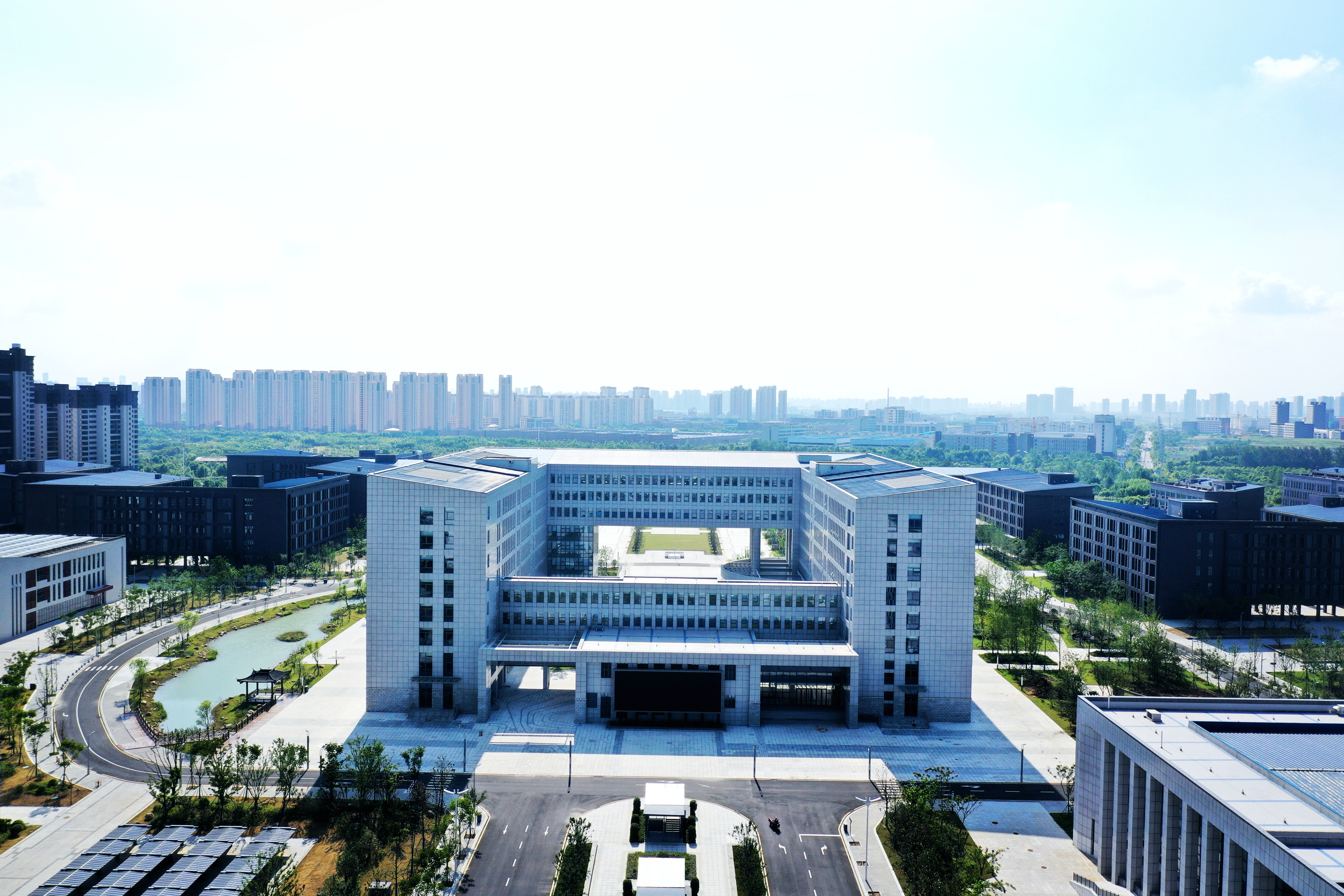 技師學(xué)院2.jpg