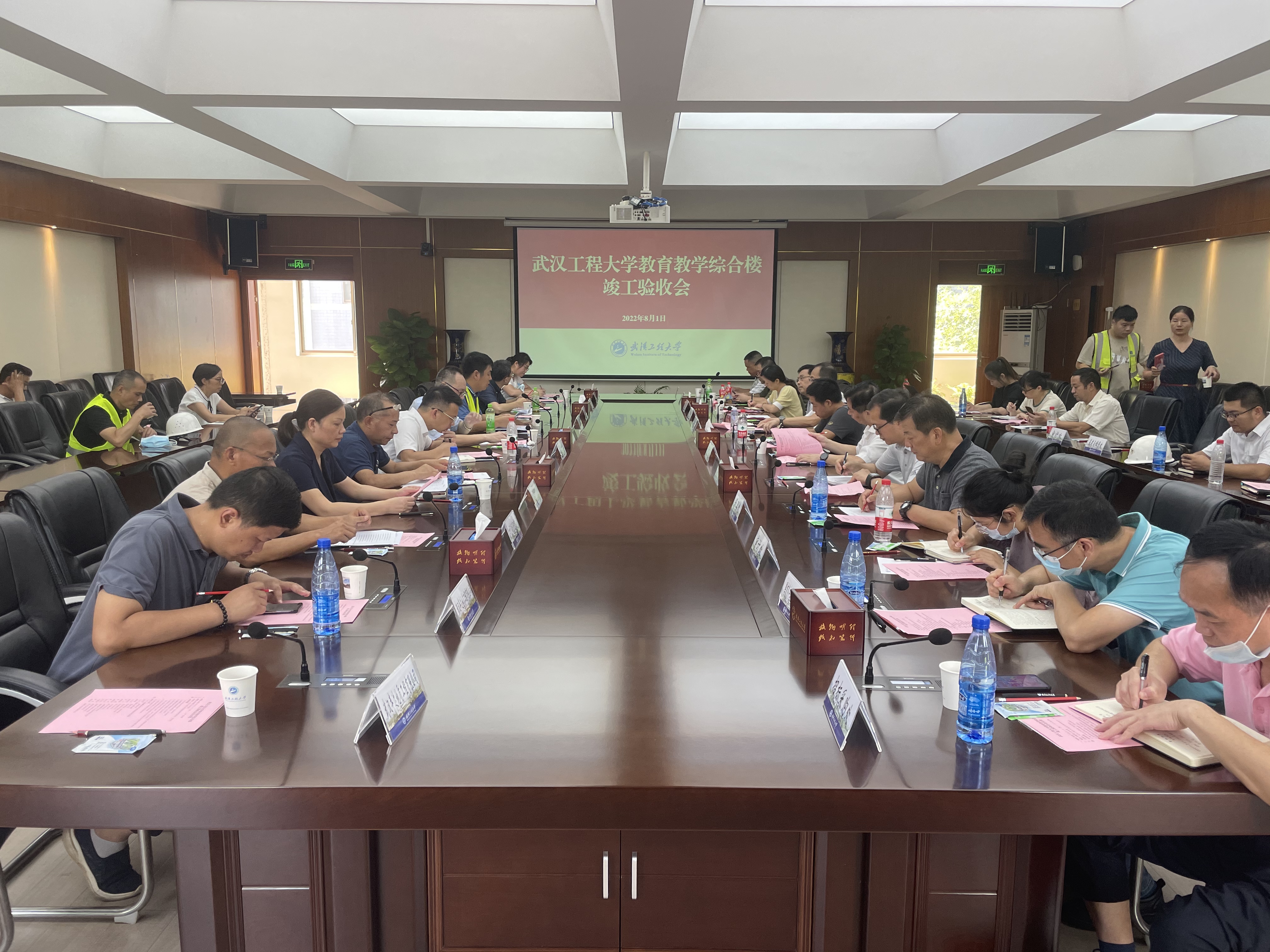 浙江一建，浙江一建武漢工程大學(xué)教育教學(xué)綜合樓竣工驗(yàn)收.jpg