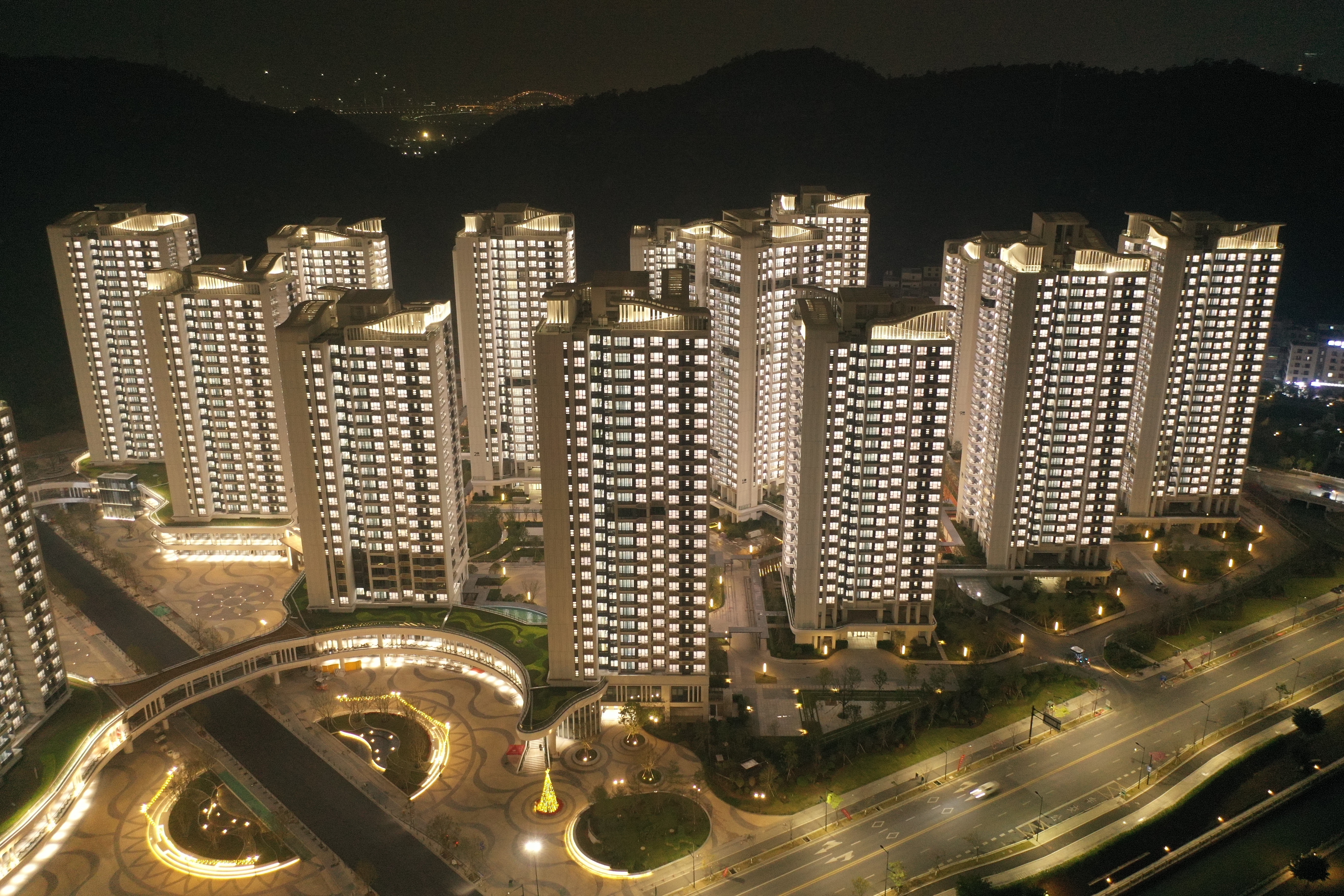 項目夜景（帶圣誕樹）.jpg