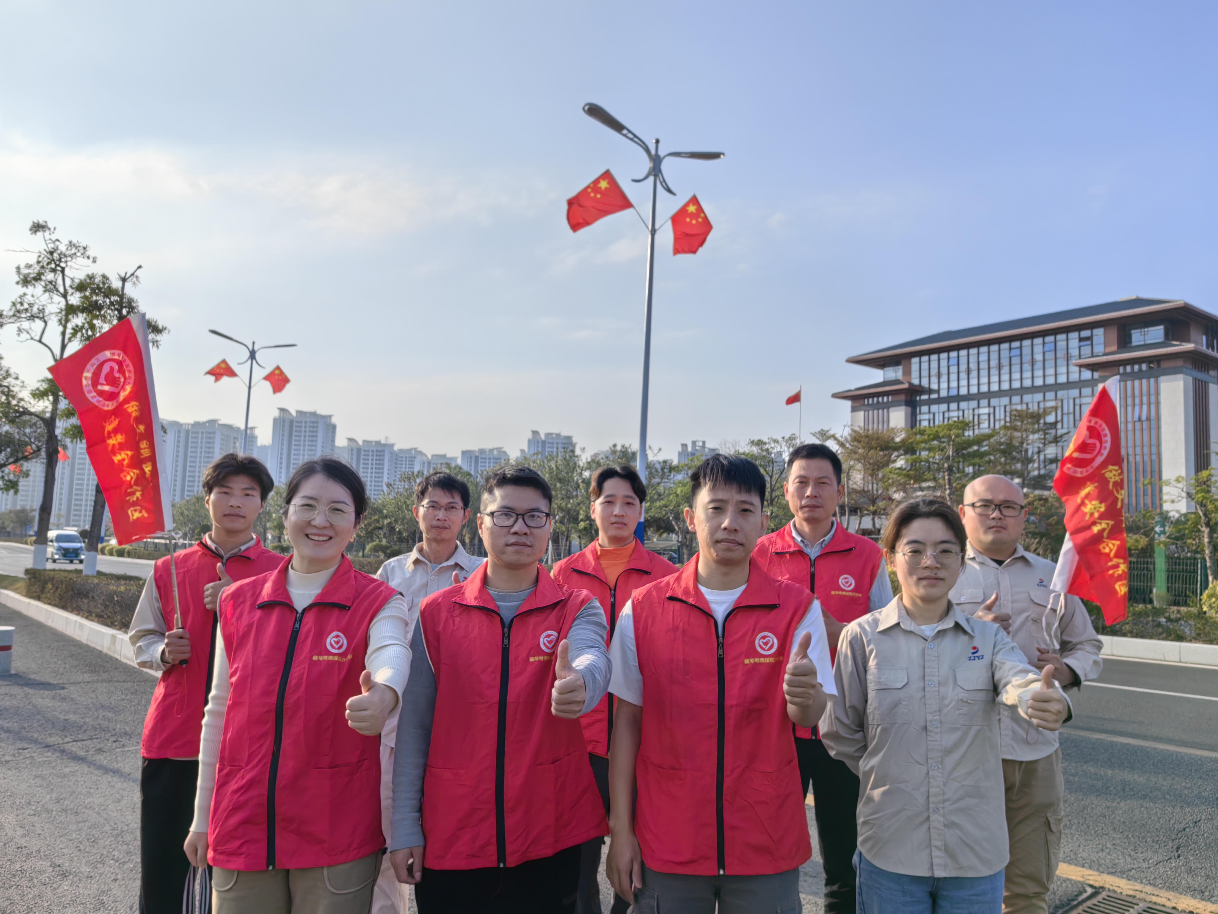 志愿者團(tuán)隊(duì)合影.jpg