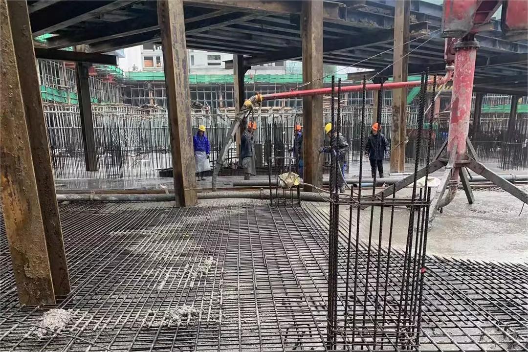 浙江一建，浙江一建三墩北單元人才保障房項目最后一塊混凝土底板澆筑完成.jpg