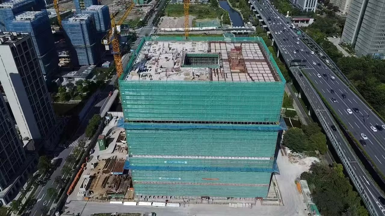 浙江一建，浙江一建杭州銀行項目實(shí)現(xiàn)全面封頂.jpg