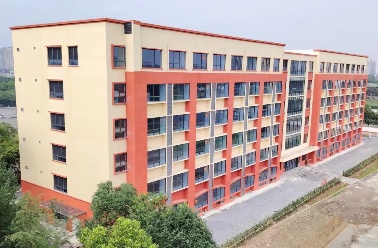 浙江一建，浙江一建四川綿陽(yáng)普明中學(xué)教學(xué)綜合樓二號(hào)樓項(xiàng)目順利通過(guò)竣工驗(yàn)收.jpg